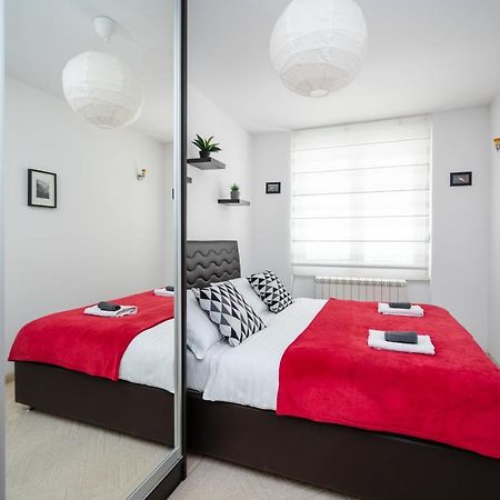 Bright 1Bdr Apartment In The City Center سراييفو المظهر الخارجي الصورة
