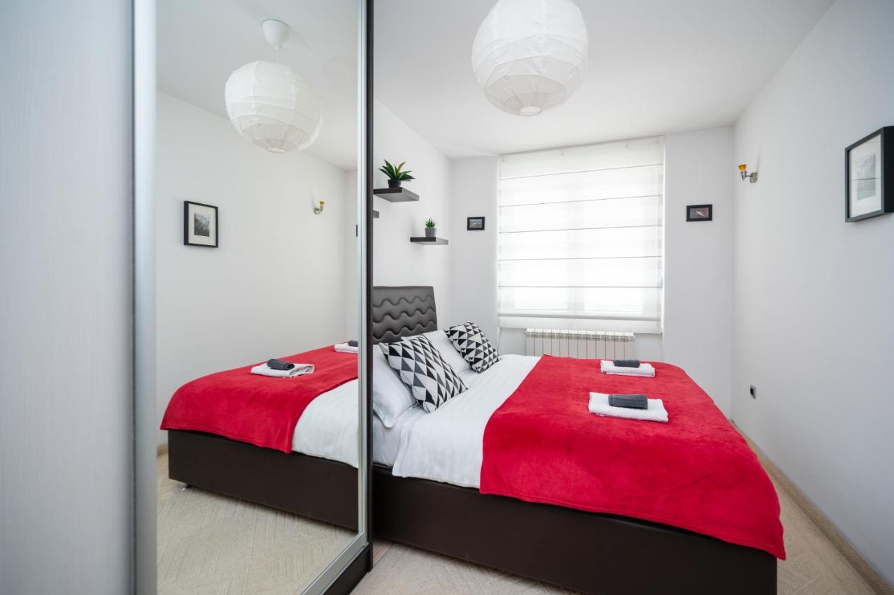 Bright 1Bdr Apartment In The City Center سراييفو المظهر الخارجي الصورة