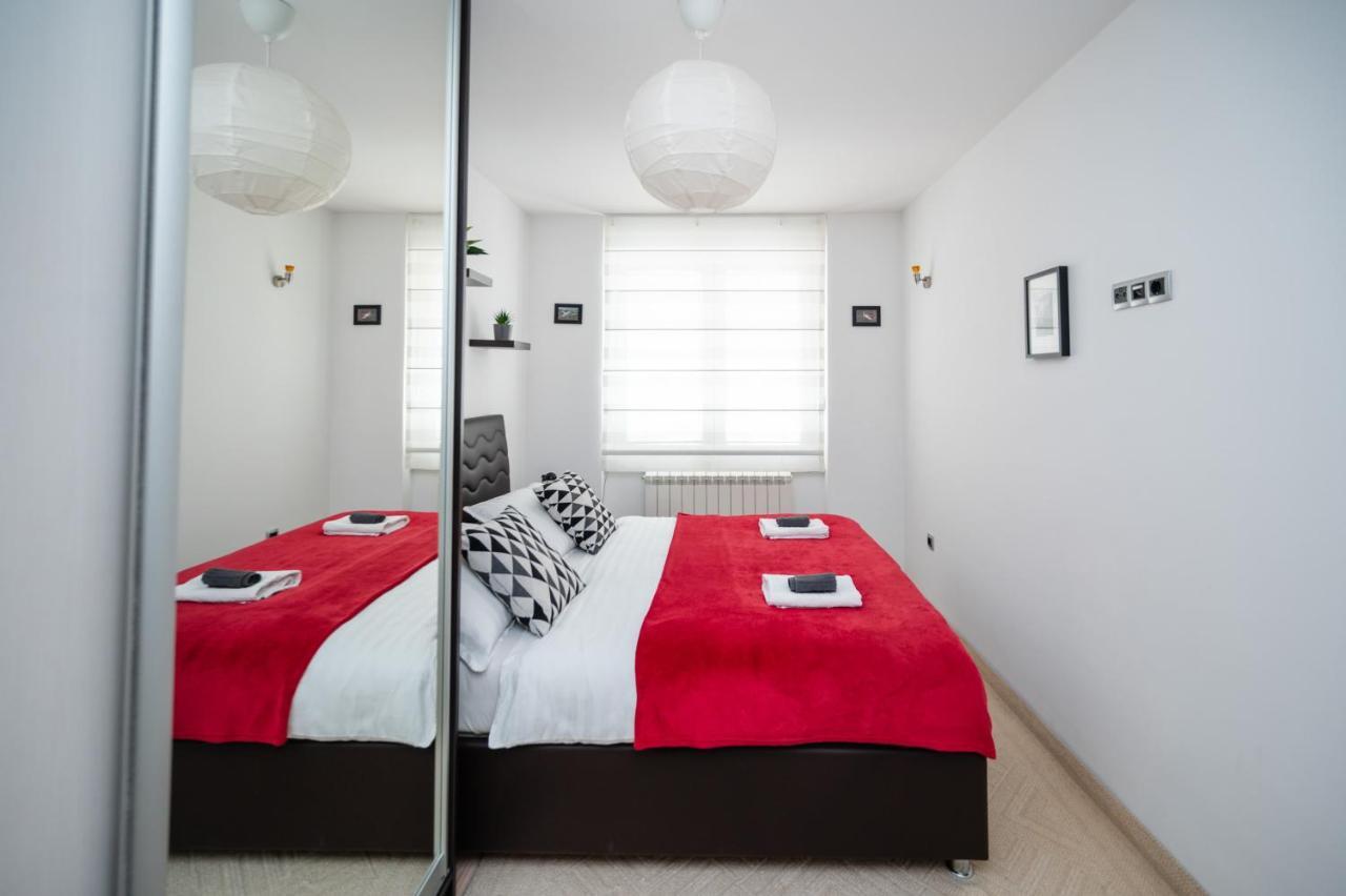 Bright 1Bdr Apartment In The City Center سراييفو المظهر الخارجي الصورة