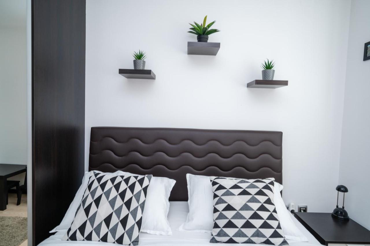 Bright 1Bdr Apartment In The City Center سراييفو المظهر الخارجي الصورة