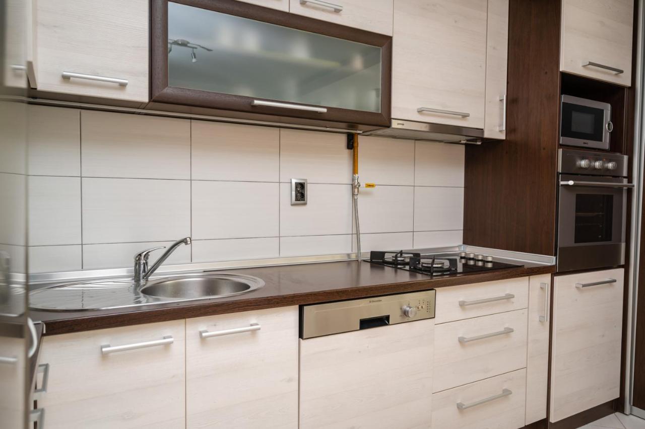 Bright 1Bdr Apartment In The City Center سراييفو المظهر الخارجي الصورة